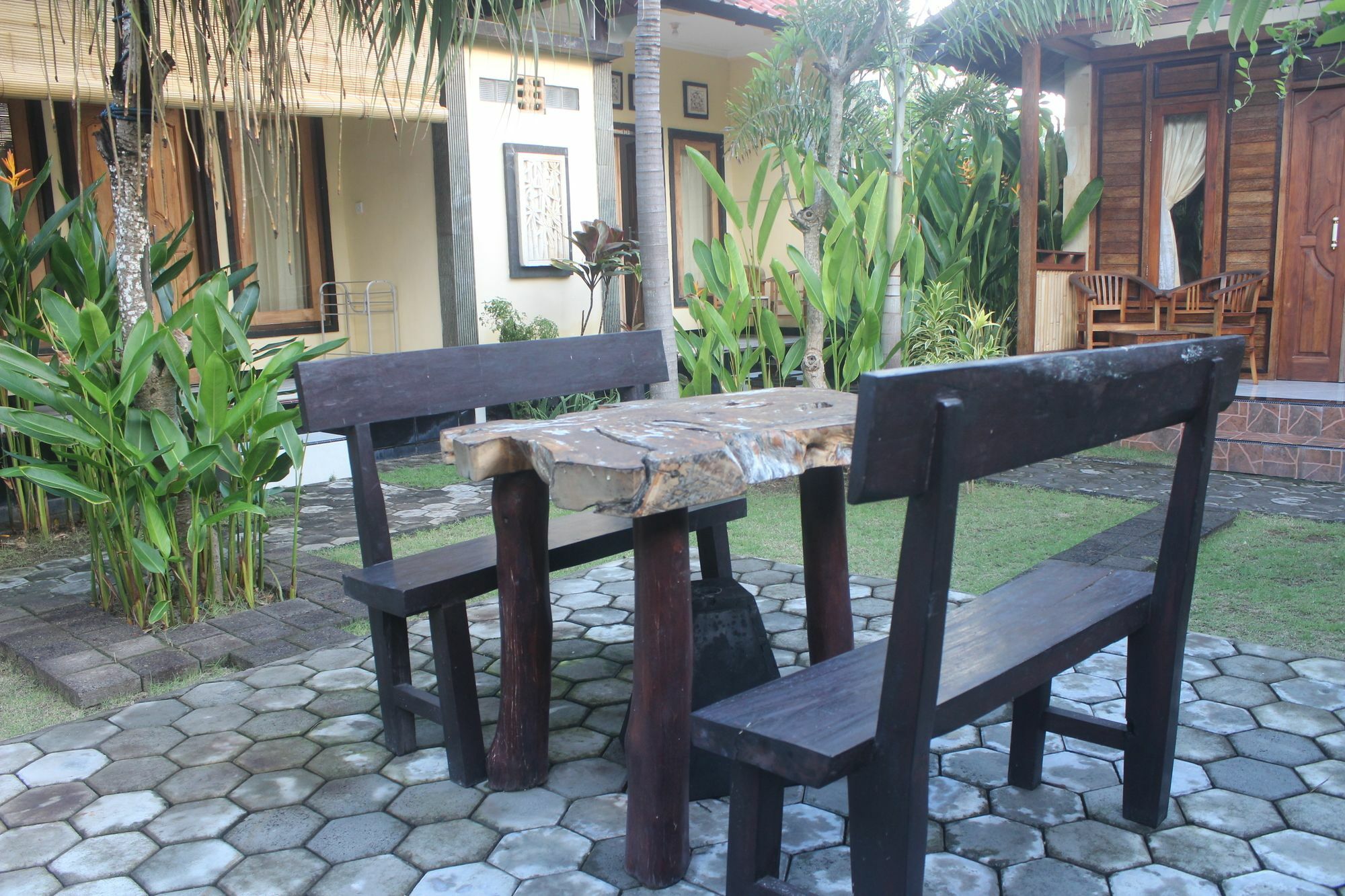 Surya Home Stay Lembongan Exterior foto